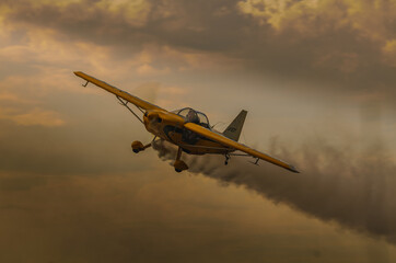 Aviones Acrobacia y paracaidismo