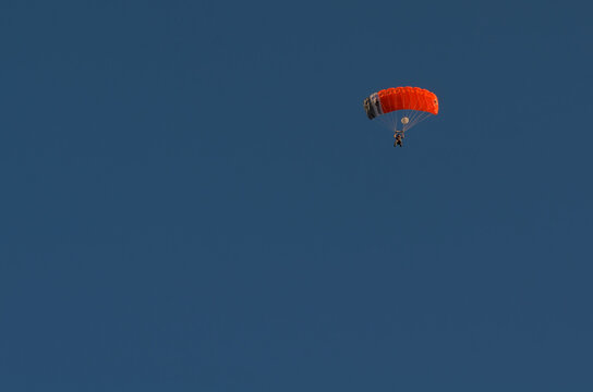 Aviones Acrobacia y paracaidismo