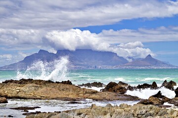 Küstenlinie vom Meer aus gesehen 