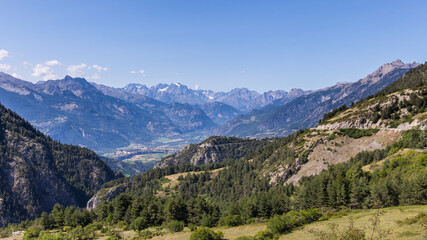 Fototapeta na wymiar Mountain view into a valley with Mont-Dauphin in the french alps