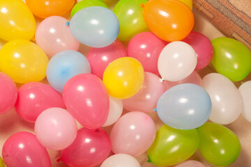 Fototapeta na wymiar colorful party balloons 