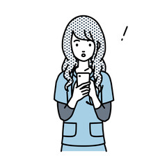 立ってスマートフォンを操作して何かに気づいて驚いた看護師の女性