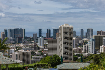 Fototapeta premium Scenic aerial Honolulu downtown vista on a rainy day, Oahu, Hawaii