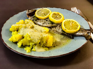fried fish with lemon