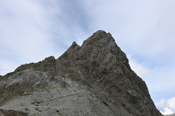 槍ヶ岳・槍ヶ岳山荘から見る山頂