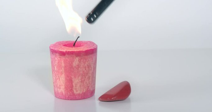 Red root chakra candle with red jasper