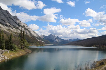 Fototapeta na wymiar September On Medicine Lake, Jasper National Park, Alberta