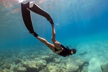freediver girl in the sea