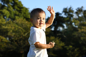公園で遊ぶ３歳の男の子。湘南。