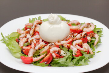 salad with shrimp