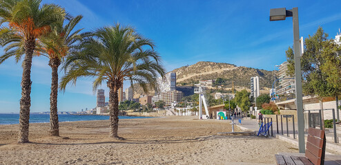 Playa de la Albuefereta en Alicante, España