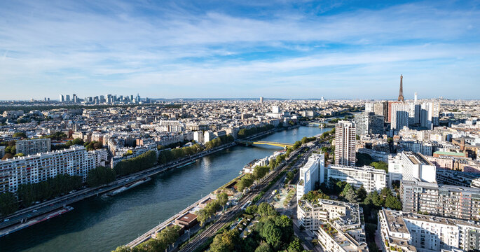 Vue panoramique de Paris et La D&eacute;fense