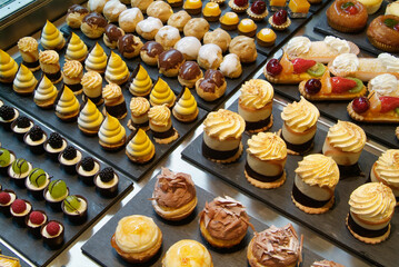 Escaparate de pasteles de la pastelería Don Manuel en Bilbao