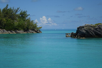 Scenic view on the turquois Atlantic Ocean, Bermuda
