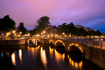 Obraz premium Amsterdam bridges at night
