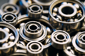 Bearings. Ball bearings. Thrust bearings.