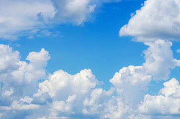Obraz na płótnie Canvas White clouds in blue sky