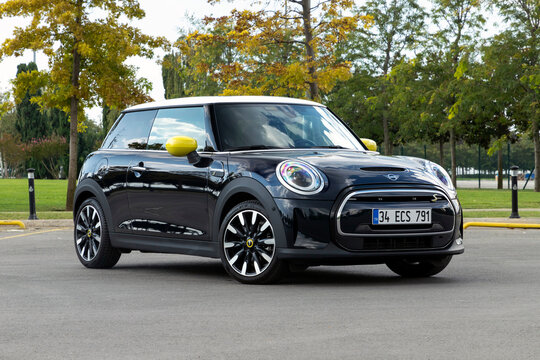 Mini Cooper SE is an all-electric version of the Mini. It is parked for photoshoot.