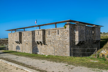 Fototapeta na wymiar L'Abbaye, le sémaphore et le phare de Saint-Mathieu à Plougonvelin en Bretagne 