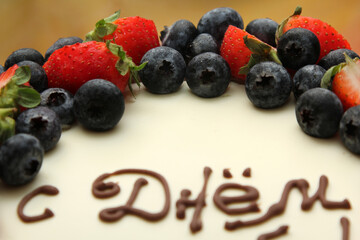 Торт с ягодами