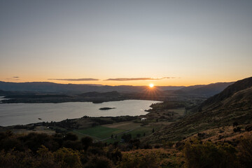 Roys Peak Track in the morning during Sunrise
