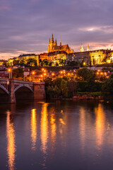 Fototapeta na wymiar Cityscape of Prague with the famous castle during sunset.