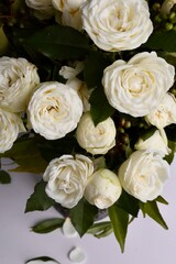 Obraz na płótnie Canvas flowers white roses bouquet