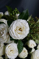 Obraz na płótnie Canvas flowers white roses bouquet in the garden