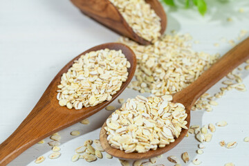 大麦（ビタバァレー：ビタミンB１やB2をプラスしたもの）