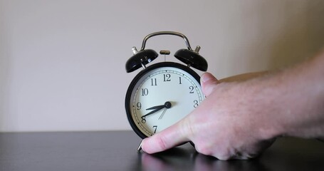 Adjusting clock back by one hour, dst end