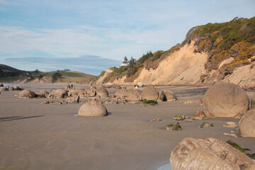 View around Moeraki Boulders beach in New Zealand.