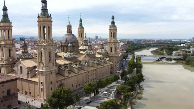 aerial view Basilica nuestra se&ntilde;ora del Pilar Zaragoza
