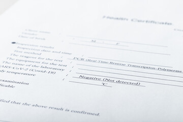 PCR検査陰性証明書を持って　Go To !