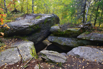 Megalithic laying of stone walls in the Kamenny Gorod tract (Perm Territory, Russia)
