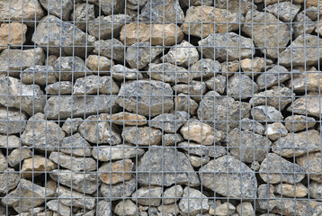 muro de piedras envueltas con redes metálicas alambre encofrado 4M0A4994-as21