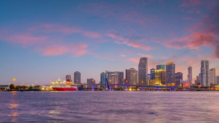 Fototapeta na wymiar Miami city skyline cityscape of Florida