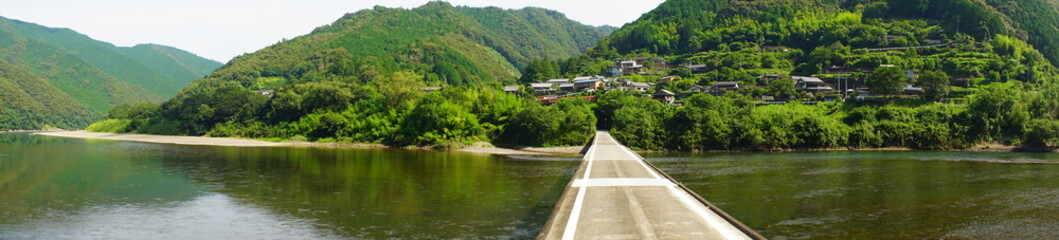 Panoramic view of Shimanto River Valley and Iwama Sinking bridge in Kochi, Shikoku, Japan - 日本...