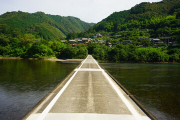 Shimanto River Valley and Iwama Sinking bridge in Kochi, Shikoku, Japan - 日本 四国 高知 四万十川 岩間沈下橋	