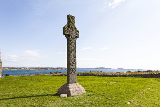 St Martins cross dating from the late eighth century at Iona Abbey, Iona, off the Isle of Mull, Inner Hebrides, Argyll and Bute, Scotland, UK