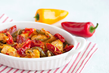 Ragout made of thon and sweet pepper