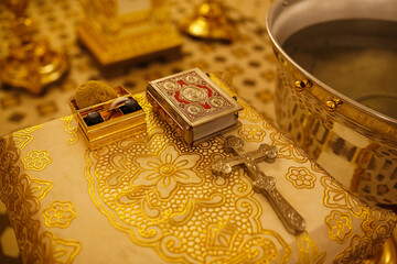 golden jewelry box