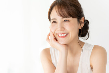 白い歯　女性