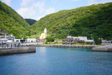 港沿いの小さな村と風景