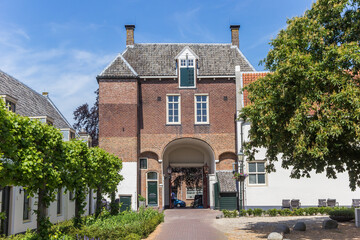 Fototapeta na wymiar Entrance gate of the historic castle in Montfoort, The Netherlands