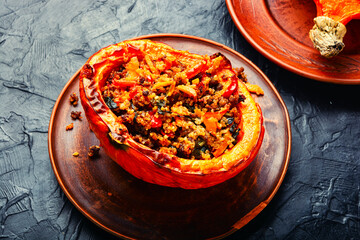Roasted pumpkin with minced meat and quinoa