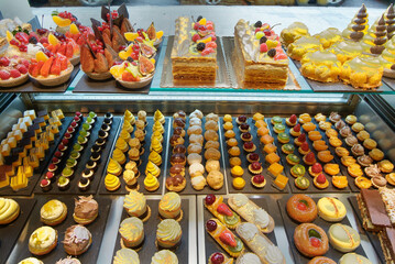 Escaparate de pasteles de la pastelería Don Manuel en Bilbao