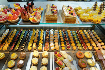 Escaparate de pasteles de la pastelería Don Manuel en Bilbao