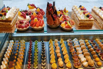 Escaparate de pasteles de la pastelería Don Manuel en Bilbao