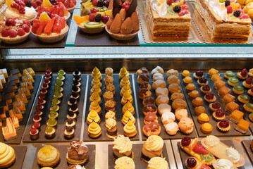 Escaparate de pasteles de la pastelería Don Manuel en Bilbao