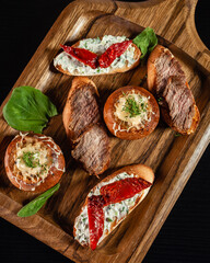 bruschetta grilled meat with vegetables